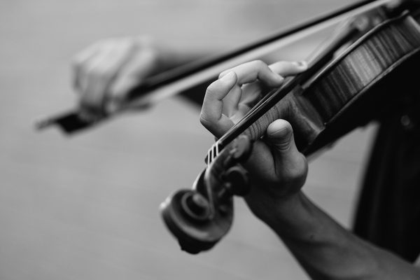 Qui peut m'enseigner le violon à Rennes?